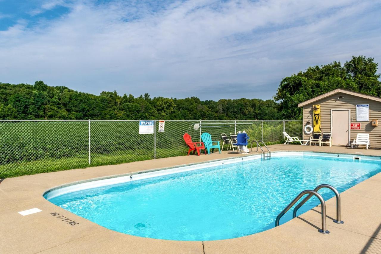 Red Roof Inn Columbus - Taylorsville Zewnętrze zdjęcie