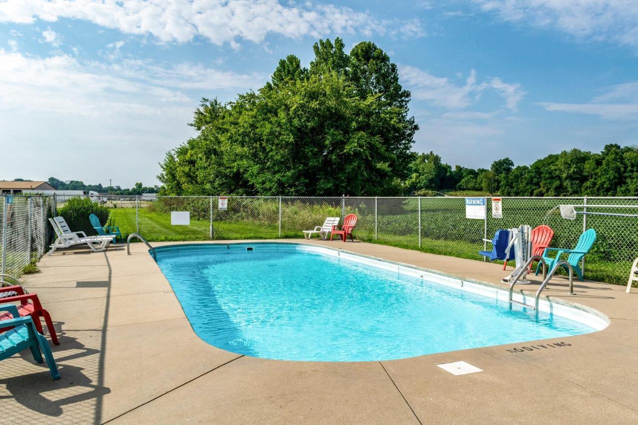 Red Roof Inn Columbus - Taylorsville Zewnętrze zdjęcie